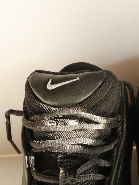 Black Nike Air Flightposite basketball shoes, released in 1999 Size 10.5 main image 11